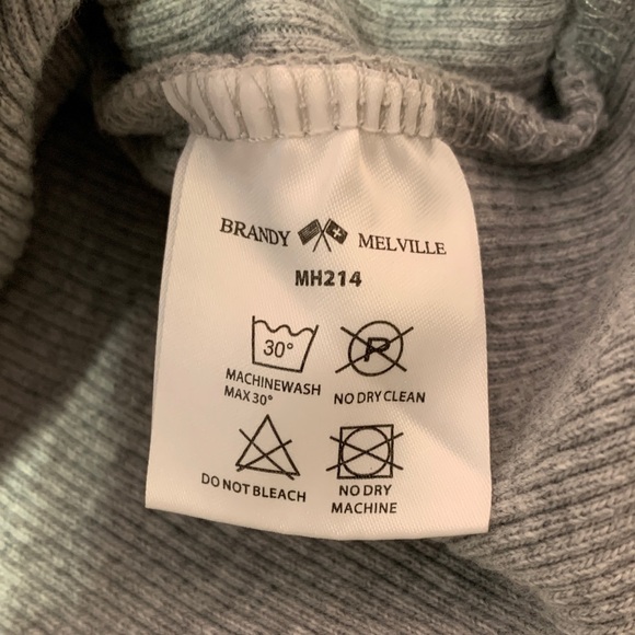 Brandy Melville Gray Ribbed Long Sleeve Top - Picture 7 of 8